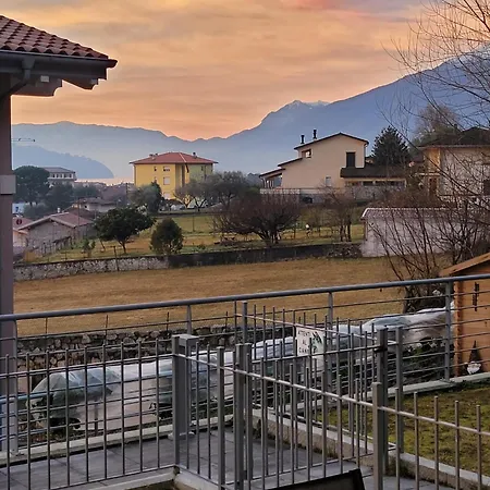 Lago-apartment Midy, Sfeervol, Zwembad, Airco Apartamento