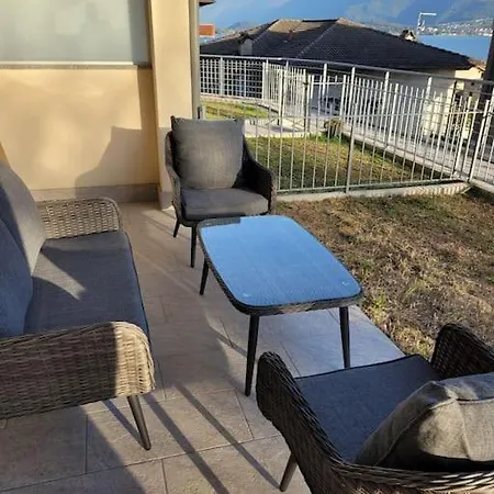 Daire Lago-apartment Midy, Sfeervol, Zwembad, Airco *